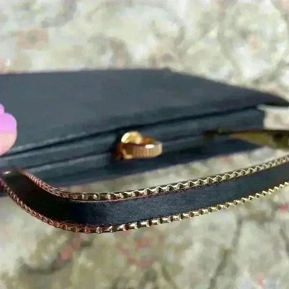 Vintage 50s/60s Andé black silk clutch - Picture 14 of 16